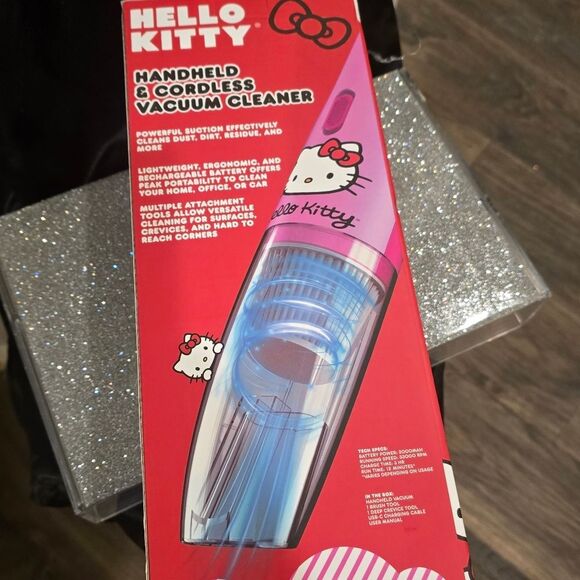 Hello Kitty Handheld & Cordless Vacuum Cleaner - Picture 6 of 7